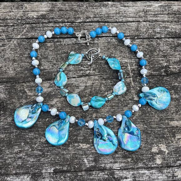 Dyed Blue Shell Necklace Bracelet Set Beaded Costume Jewelry Toggle Clasp Boho - Picture 10 of 16
